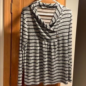 LOVE U Already Black and gray stripe XL top
